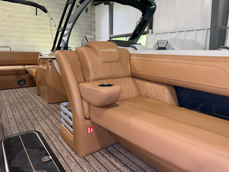 Slide: The Image of Harris Grand Mariner 250 2026 - 14