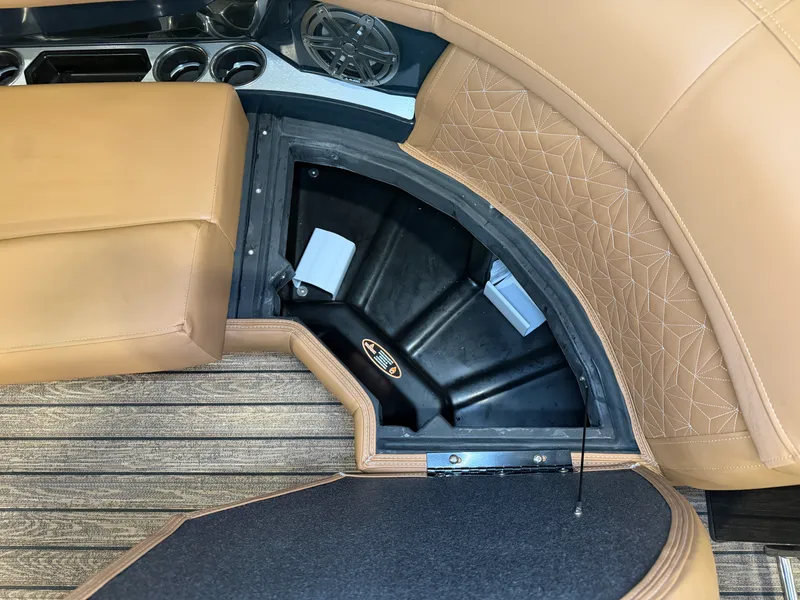 Slide: The Image of Harris Grand Mariner 250 2026 - 11