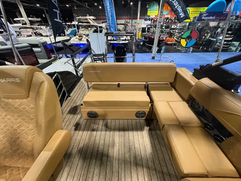 Slide: The Image of Harris Grand Mariner 250 2026 - 12