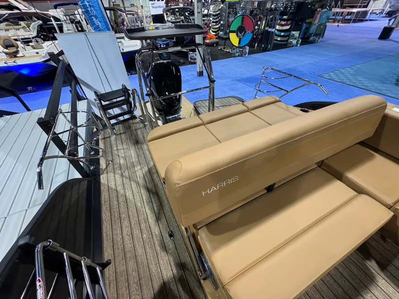 Slide: The Image of Harris Grand Mariner 250 2026 - 13