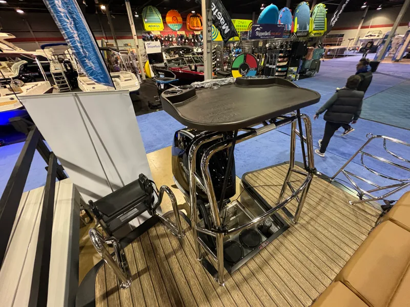 Slide: The Image of Harris Grand Mariner 250 2026 - 15