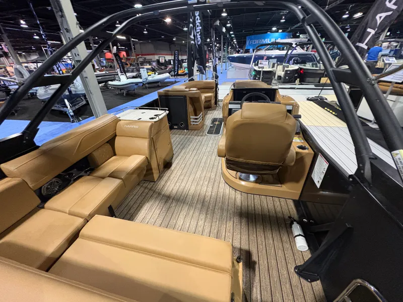 Slide: The Image of Harris Grand Mariner 250 2026 - 17