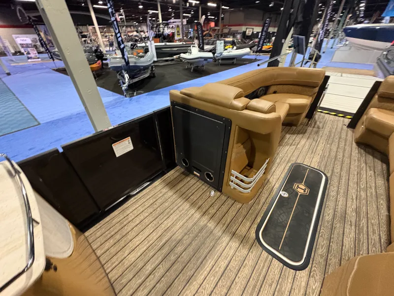 Slide: The Image of Harris Grand Mariner 250 2026 - 19