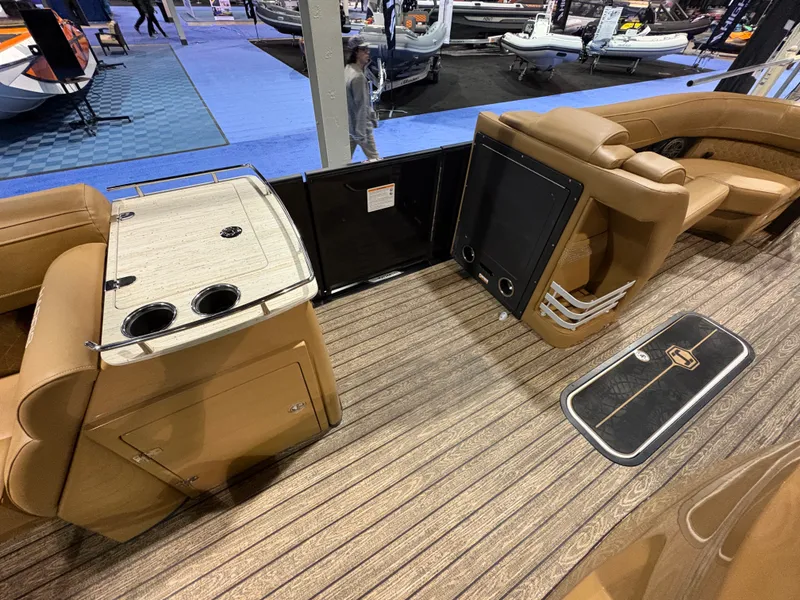 Slide: The Image of Harris Grand Mariner 250 2026 - 20