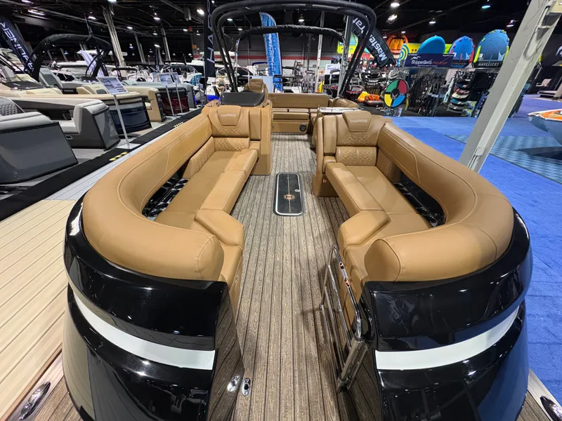 Slide: The Image of Harris Grand Mariner 250 2026 - 4
