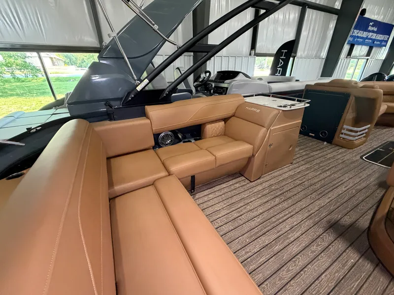 Slide: The Image of Harris Grand Mariner 250 2026 - 46