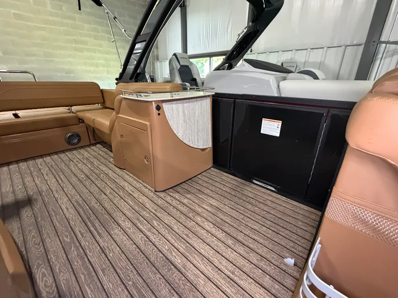 Slide: The Image of Harris Grand Mariner 250 2026 - 25