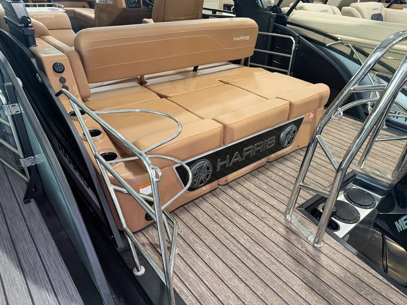 Slide: The Image of Harris Grand Mariner 250 2026 - 55