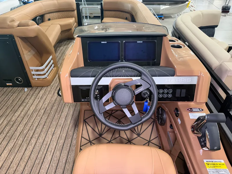 Slide: The Image of Harris Grand Mariner 250 2026 - 35