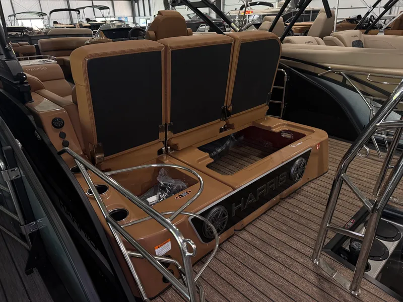 Slide: The Image of Harris Grand Mariner 250 2026 - 57