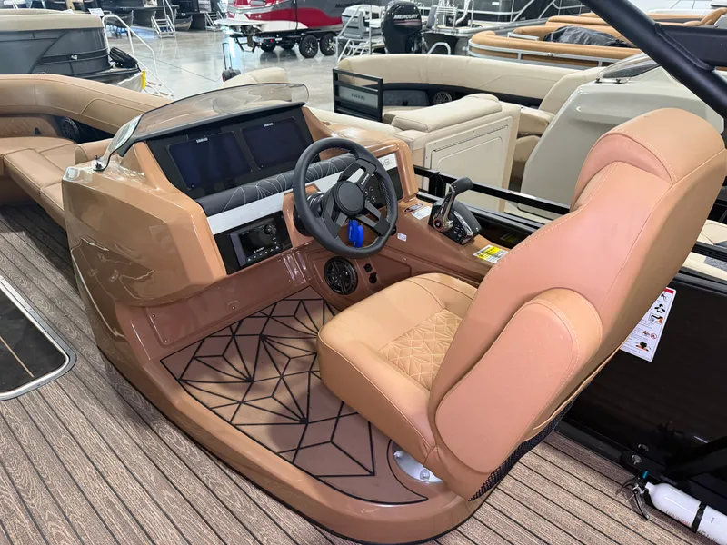 Slide: The Image of Harris Grand Mariner 250 2026 - 34