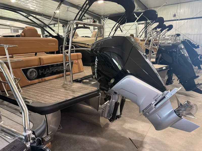 Slide: The Image of Harris Grand Mariner 250 2026 - 62