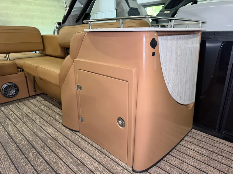 Slide: The Image of Harris Grand Mariner 250 2026 - 30