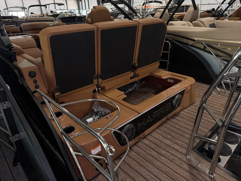 Slide: The Image of Harris Grand Mariner 250 2026 - 58