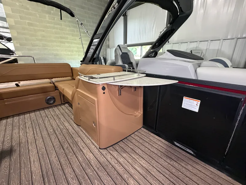 Slide: The Image of Harris Grand Mariner 250 2026 - 26