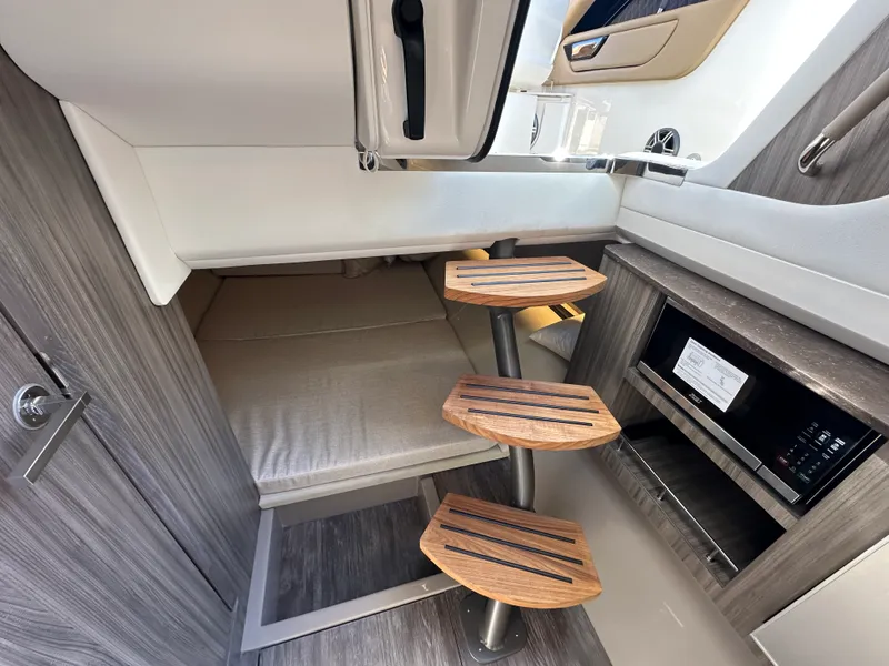 Slide: The Image of Sea Ray SLX 400 2026 - 24