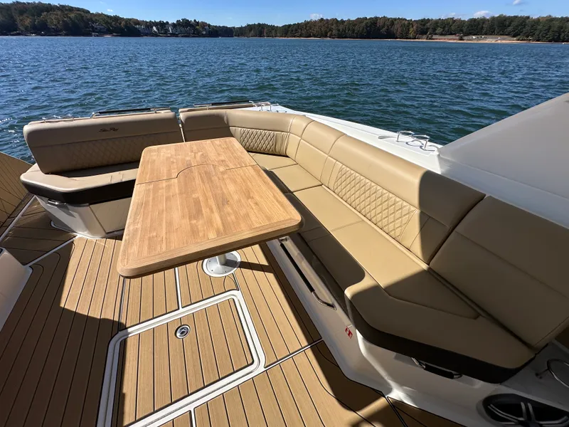 Slide: The Image of Sea Ray SLX 400 2026 - 29