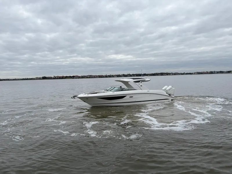 The Image of Sea Ray SLX 350 Outboard 2026 - 0