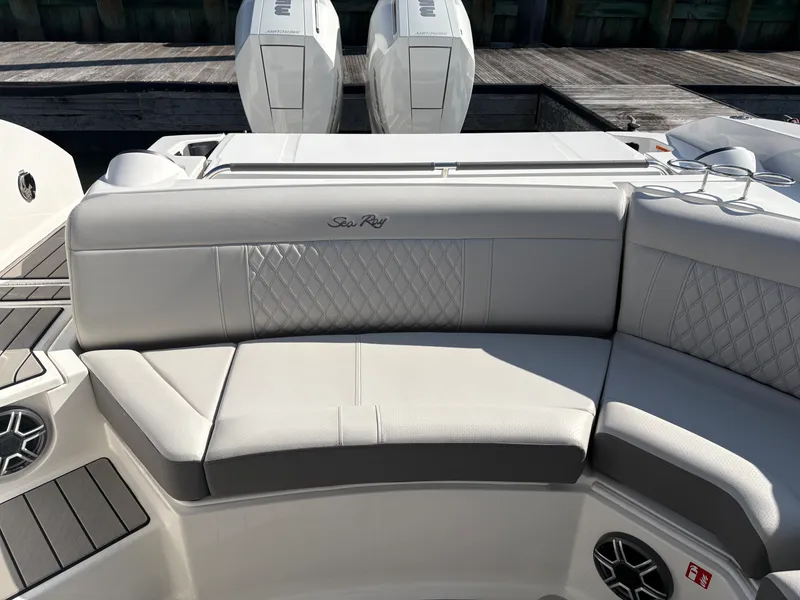 Slide: The Image of Sea Ray SLX 350 Outboard 2026 - 13