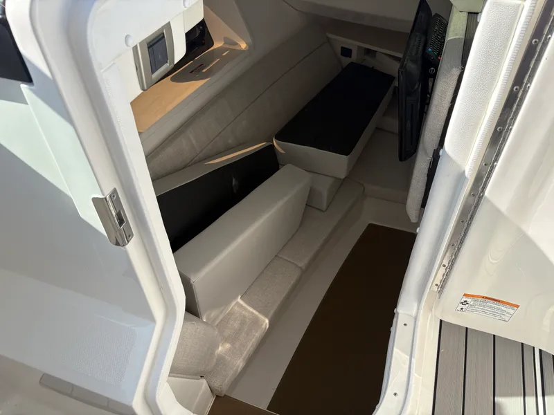 Slide: The Image of Sea Ray SLX 350 Outboard 2026 - 24