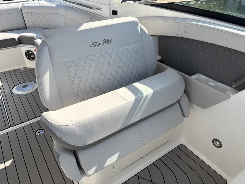 Slide: The Image of Sea Ray SLX 350 Outboard 2026 - 26