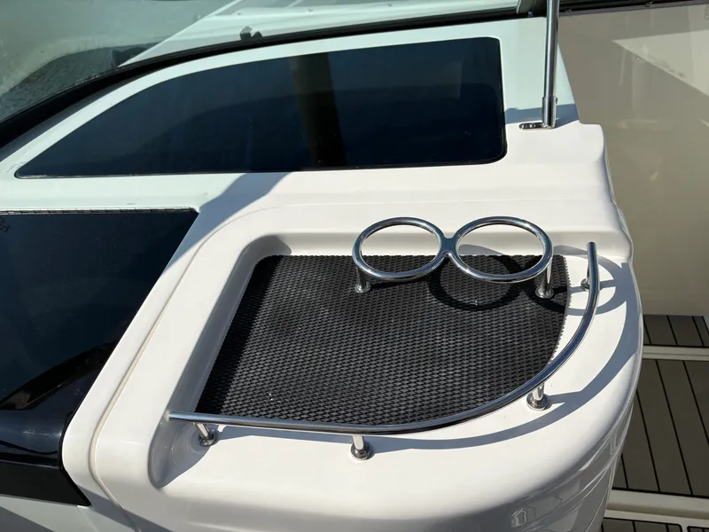 Slide: The Image of Sea Ray SLX 350 Outboard 2026 - 28