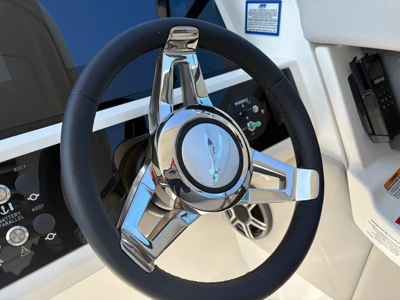 Slide: The Image of Sea Ray SLX 350 Outboard 2026 - 29