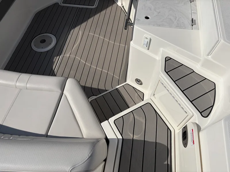 Slide: The Image of Sea Ray SLX 350 Outboard 2026 - 8