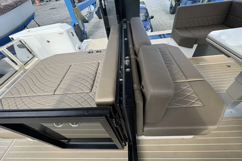 Slide: The Image of Saxdor 400 GTO 2026 - 14