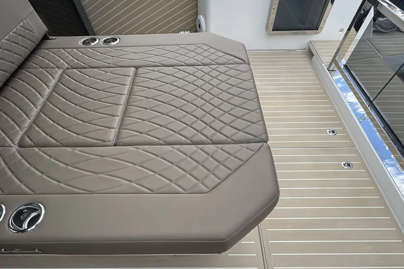 Slide: The Image of Saxdor 400 GTO 2026 - 16