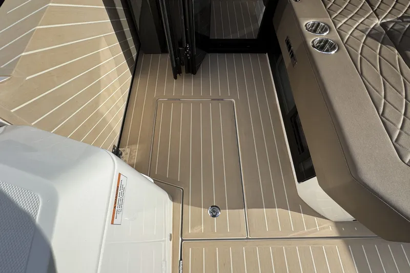 Slide: The Image of Saxdor 400 GTO 2026 - 17