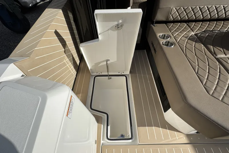 Slide: The Image of Saxdor 400 GTO 2026 - 18