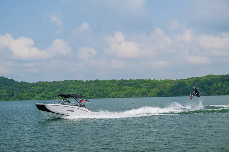 Slide: The Image of Yamaha 255XD 2026 - 2