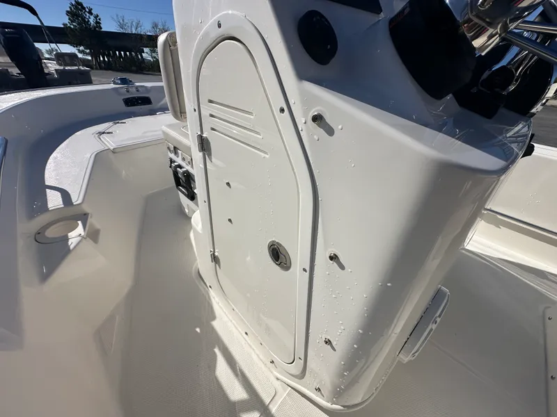 Slide: The Image of Boston Whaler 150 Montauk 2026 - 12