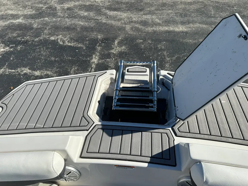 Slide: The Image of Starcraft 211 SVX 2023 - 19