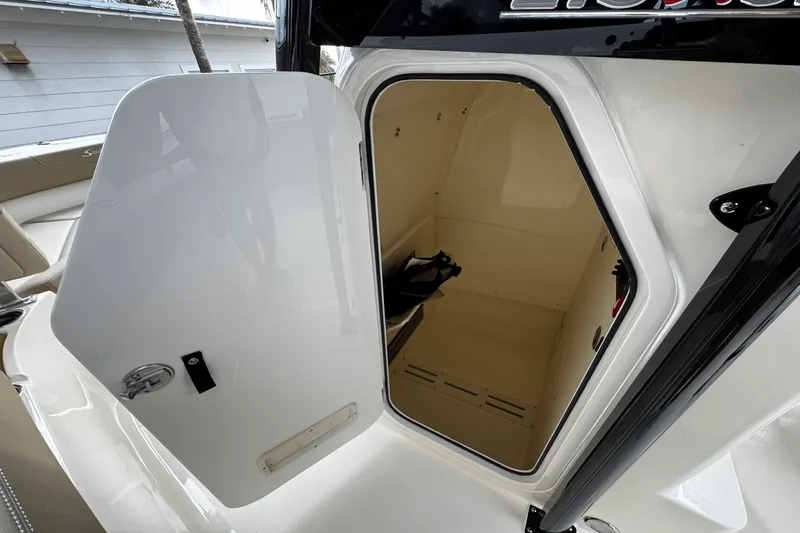 Slide: The Image of Scout 215 XSF 2025 - 19