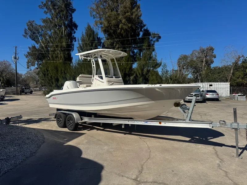 The Image of Boston Whaler 220 Dauntless 2026 - 0