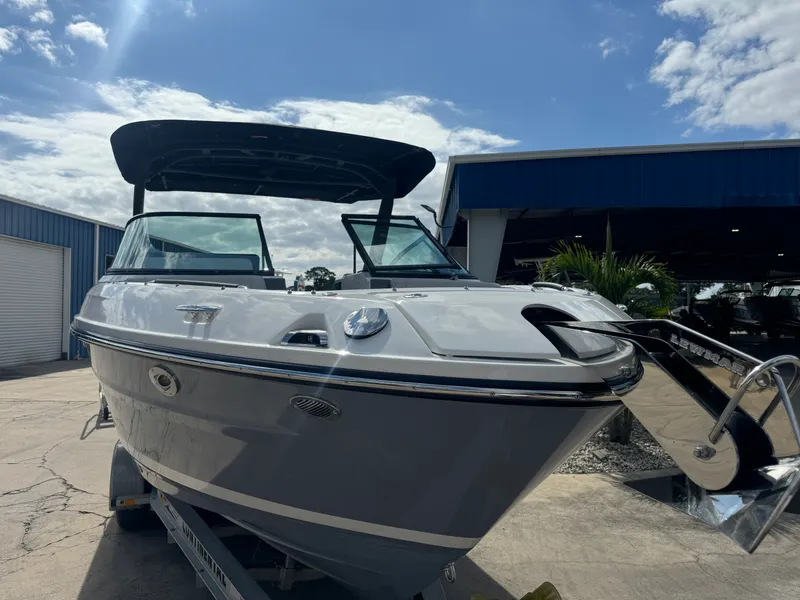 Slide: The Image of Sea Ray SLX 280 Outboard 2026 - 3