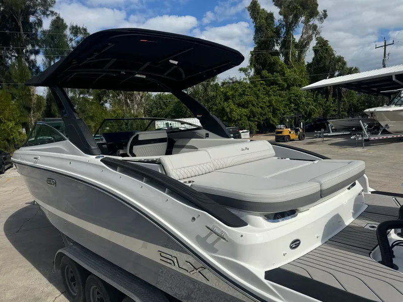 Slide: The Image of Sea Ray SLX 280 Outboard 2026 - 4