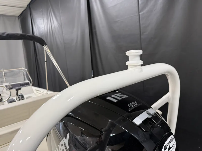 Slide: The Image of Boston Whaler 170 Montauk 2026 - 12