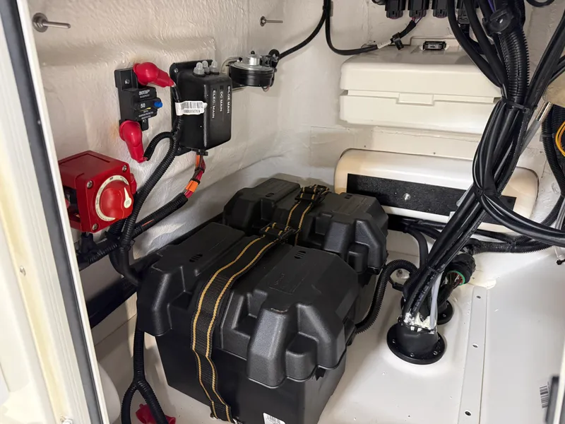 Slide: The Image of Boston Whaler 170 Montauk 2026 - 31