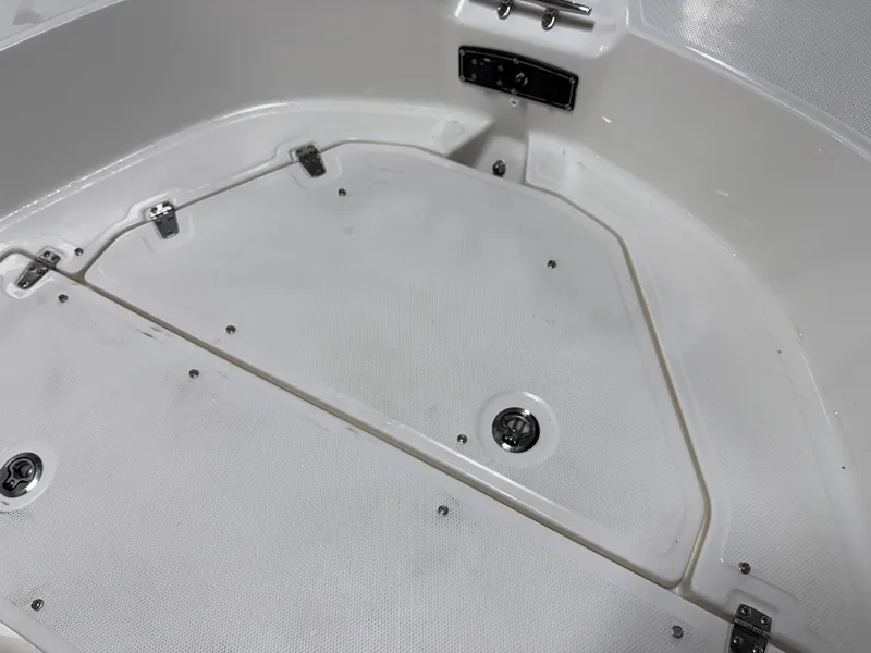 Slide: The Image of Boston Whaler 170 Montauk 2026 - 42