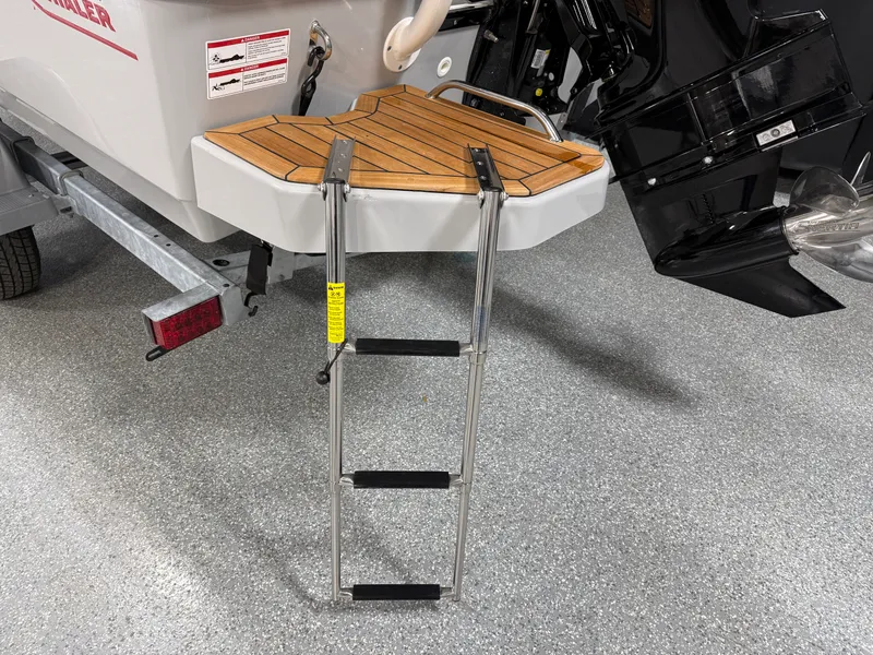 Slide: The Image of Boston Whaler 170 Montauk 2026 - 9