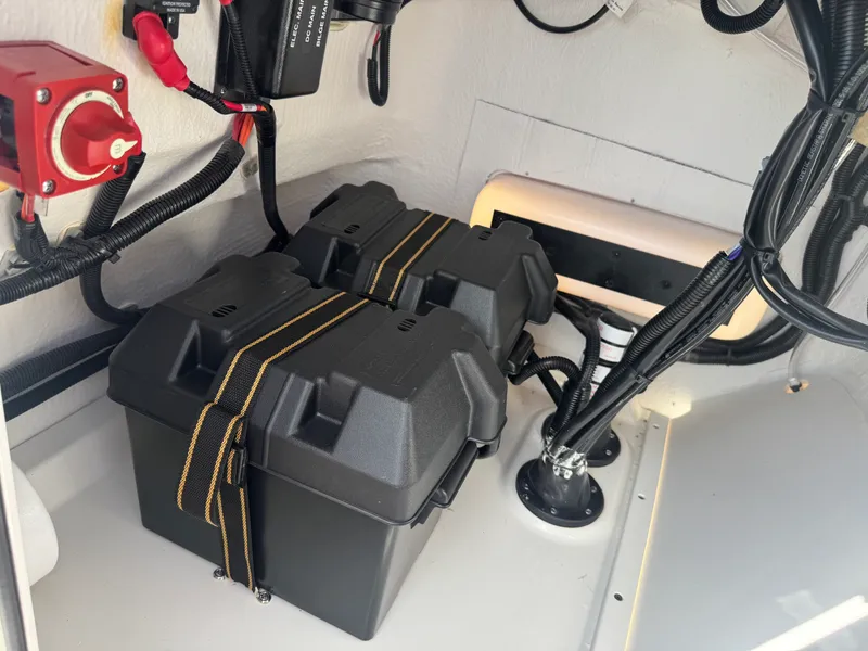 Slide: The Image of Boston Whaler 170 Montauk 2026 - 17