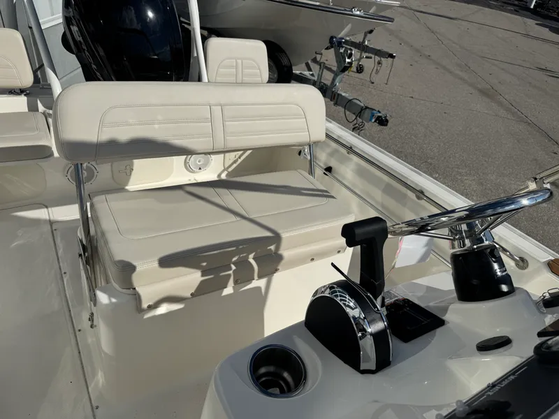 Slide: The Image of Boston Whaler 170 Montauk 2026 - 3