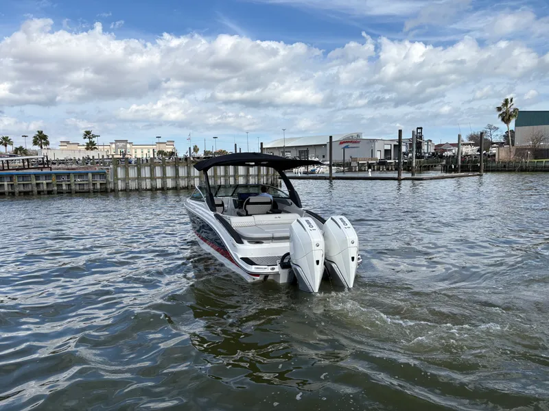 Slide: The Image of Sea Ray SLX 280 Outboard 2026 - 2