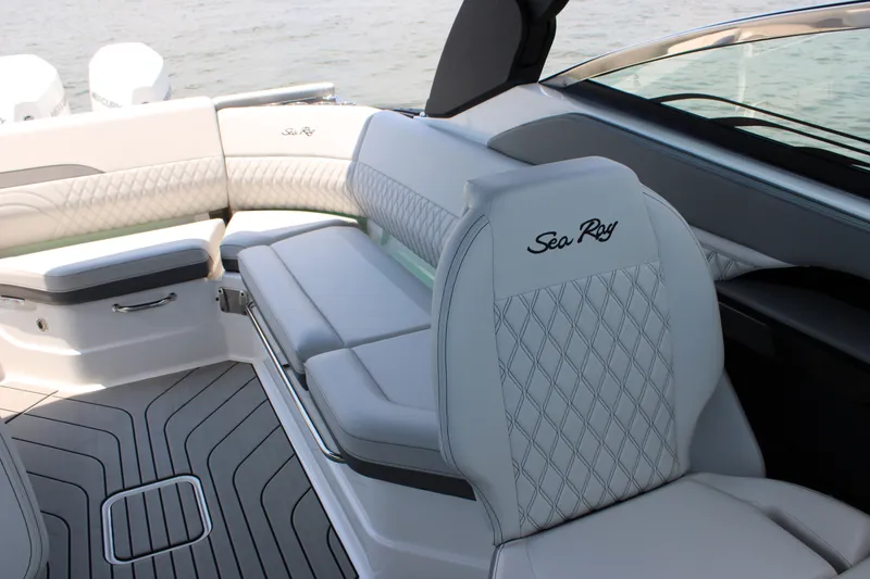 Slide: The Image of Sea Ray SLX 280 Outboard 2026 - 35