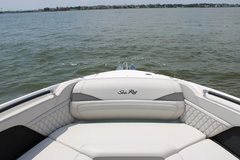 Slide: The Image of Sea Ray SLX 280 Outboard 2026 - 39