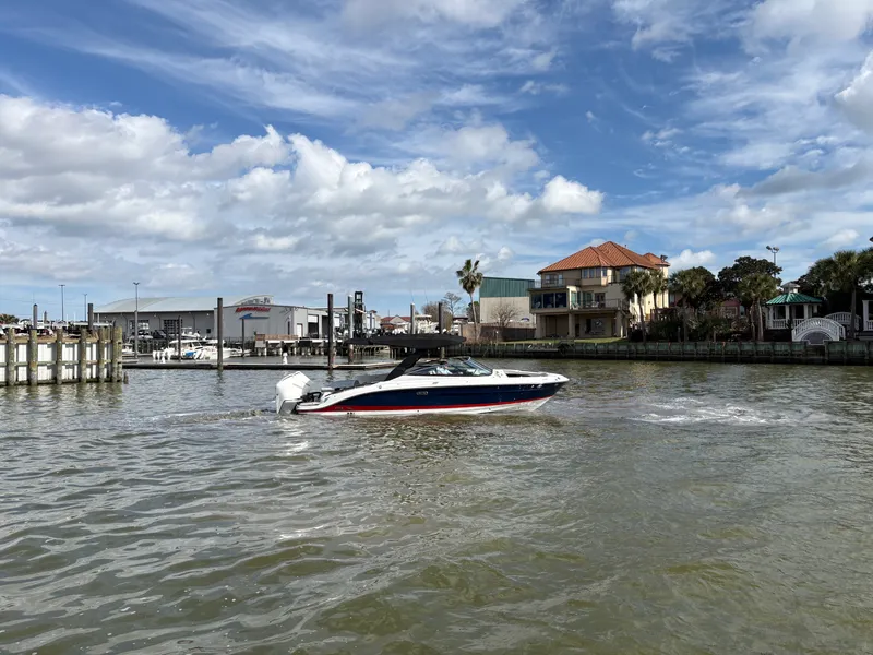 Slide: The Image of Sea Ray SLX 280 Outboard 2026 - 4