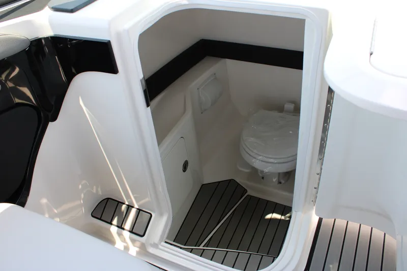 Slide: The Image of Sea Ray SLX 280 Outboard 2026 - 41